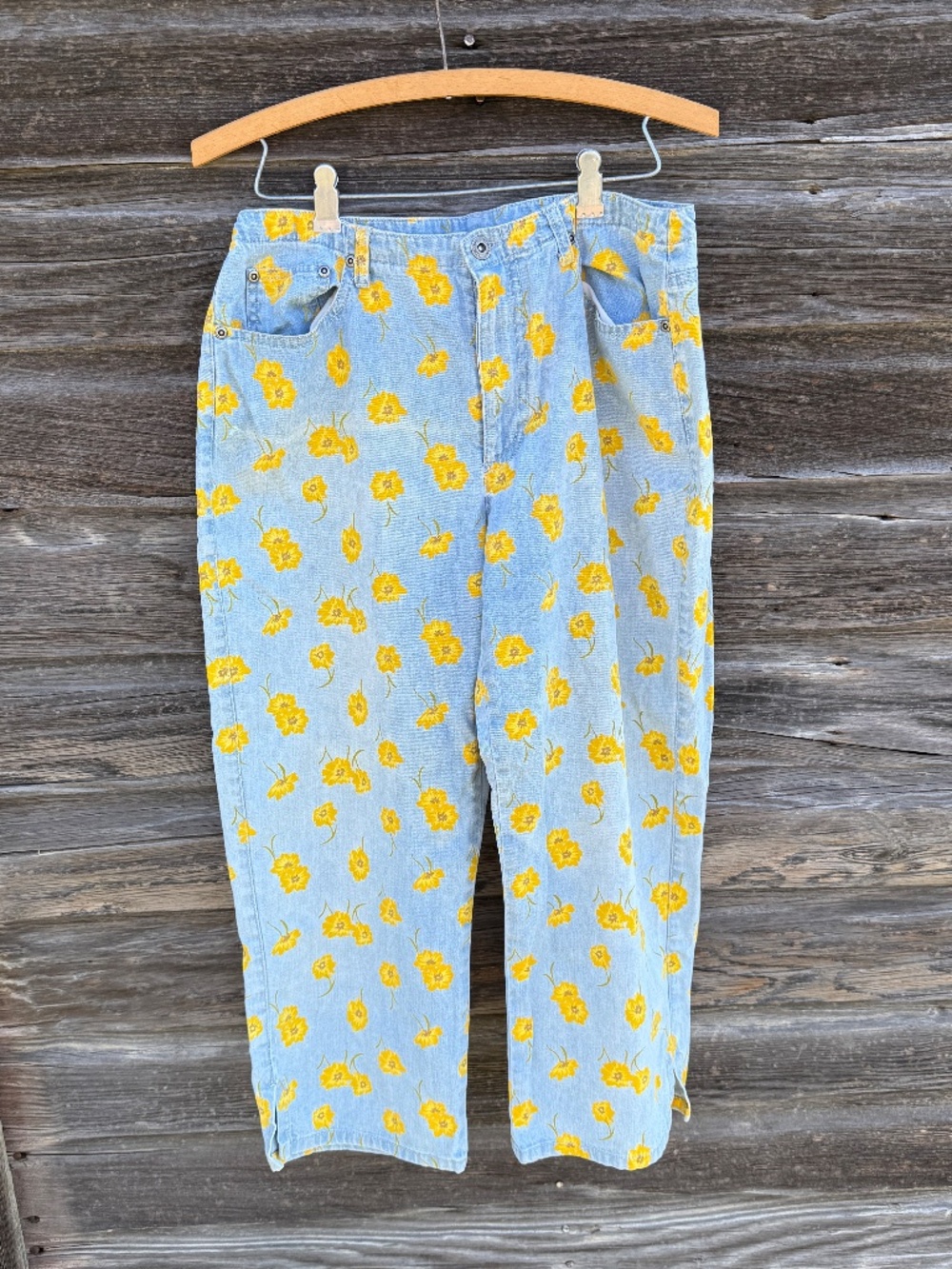 Light Blue Denim Yellow Sunflowers Capris Pedal Pushers Liz Claiborne Size